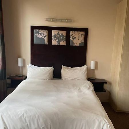 Cool & Easy Flat In The Heart Of Marshalltown Johannesburg Exterior foto