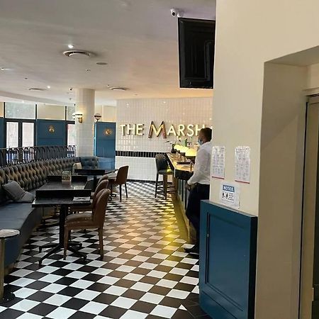 Cool & Easy Flat In The Heart Of Marshalltown Johannesburg Exterior foto