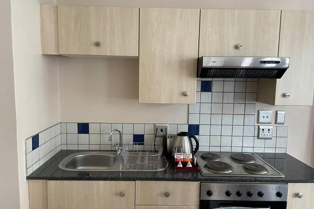 Cool & Easy Flat In The Heart Of Marshalltown Johannesburg Exterior foto