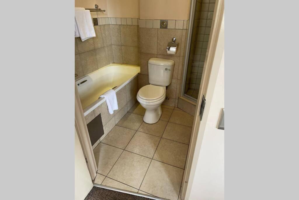 Cool & Easy Flat In The Heart Of Marshalltown Johannesburg Exterior foto