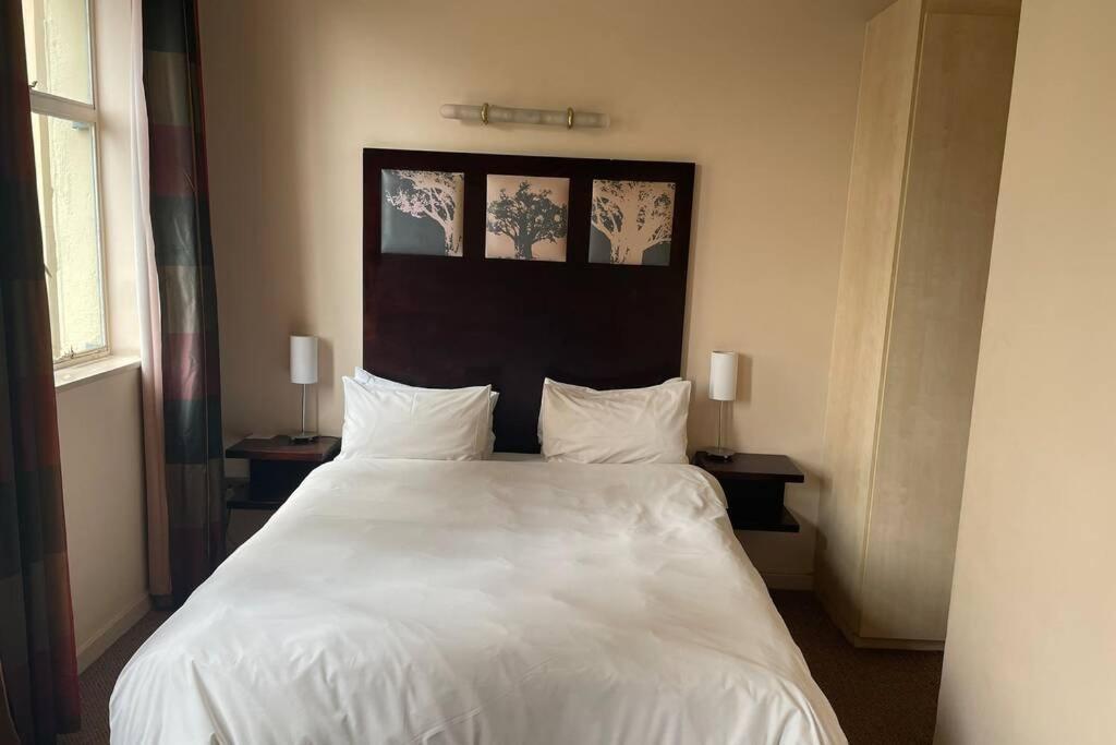 Cool & Easy Flat In The Heart Of Marshalltown Johannesburg Exterior foto